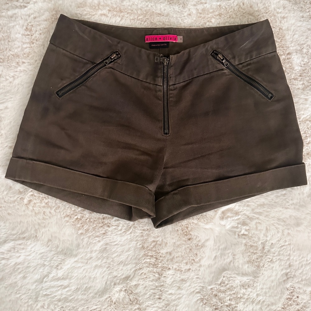 Alice + Olivia Women's Olive Green Shorts
